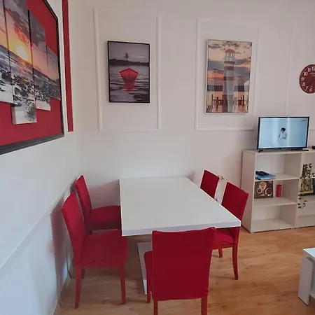 Red Blue With Private Parking And Gray Blue Appartement