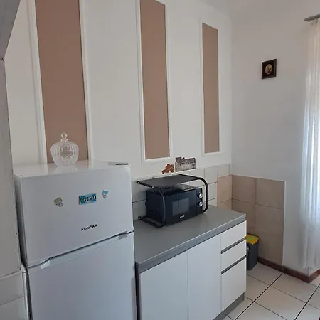 Red Blue With Private Parking And Gray Blue Apartamento