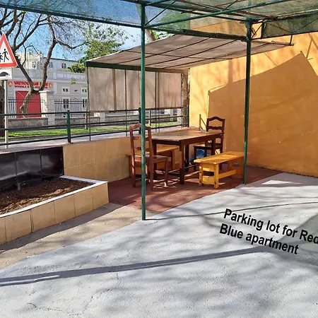 Red Blue With Private Parking And Gray Blue * Πούλα