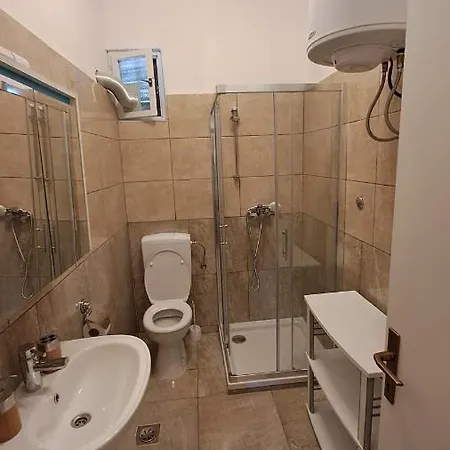 Red Blue With Private Parking And Gray Blue 풀라