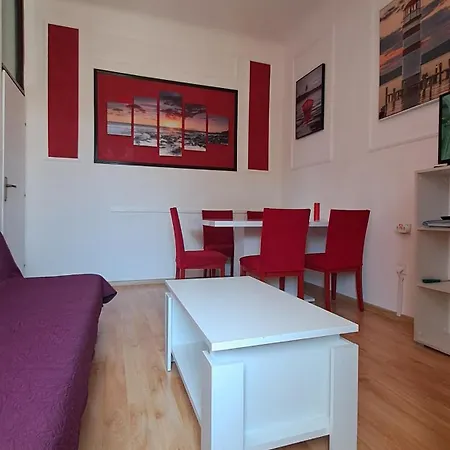 Red Blue With Private Parking And Gray Blue Apartament *