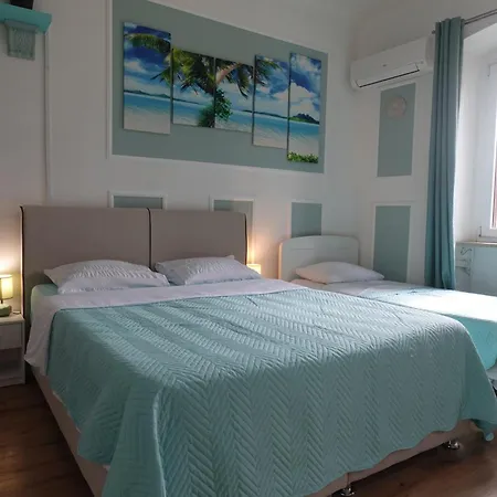 Appartement Red Blue With Private Parking And Gray Blue *