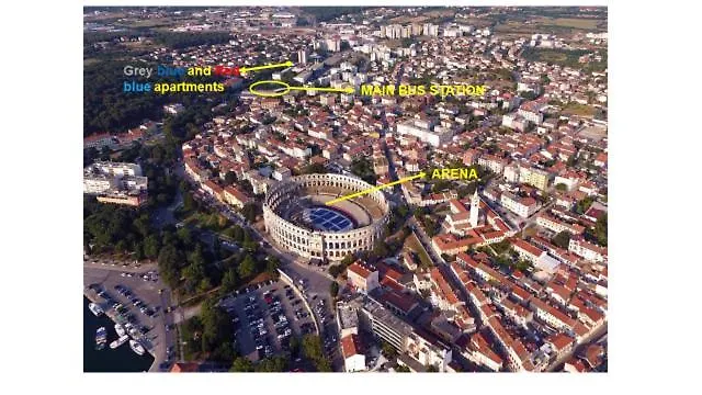 Appartement Red Blue With Private Parking And Gray Blue Pula