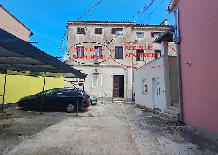 Appartement Red Blue With Private Parking And Gray Blue Pula