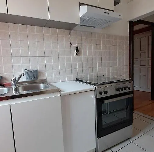 Red Blue With Private Parking And Gray Blue Daire Pula