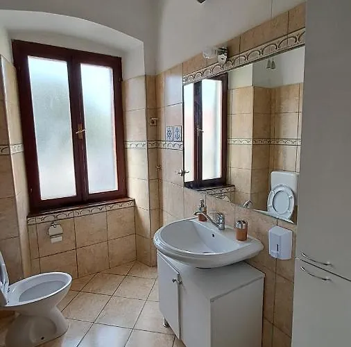 Red Blue With Private Parking And Gray Blue Appartement Pula