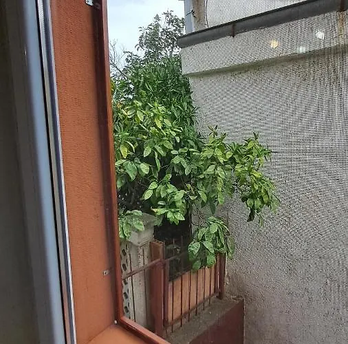 Appartement Red Blue With Private Parking And Gray Blue Pula