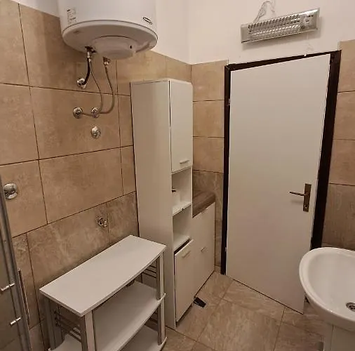 Red Blue With Private Parking And Gray Blue * Pula