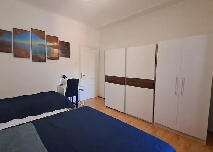 Red Blue With Private Parking And Gray Blue *