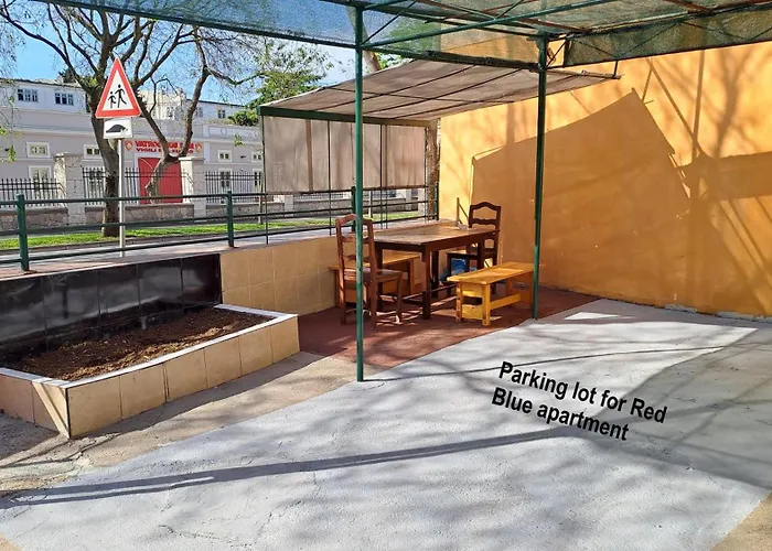 Red Blue With Private Parking And Gray Blue * Pula