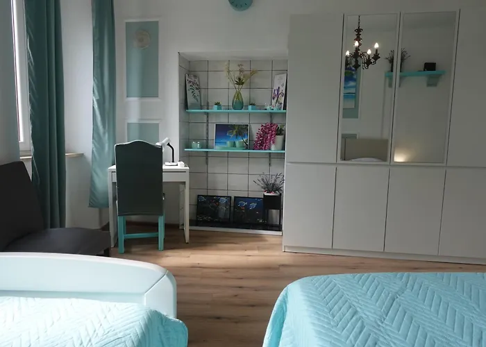 Red Blue With Private Parking And Gray Blue *