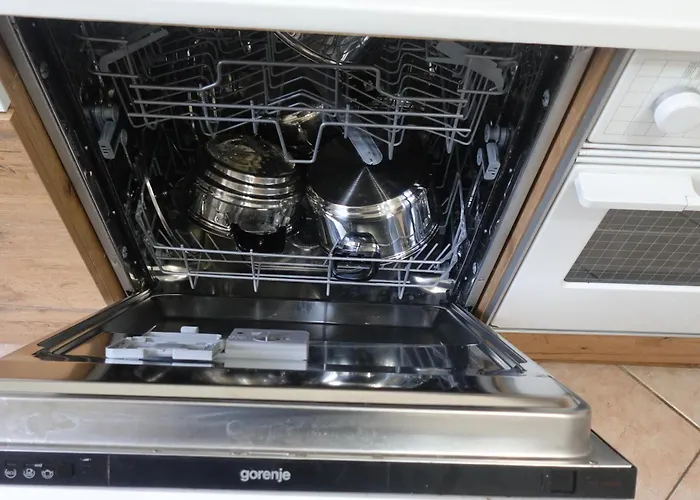 Red Blue With Private Parking And Gray Blue * Pula